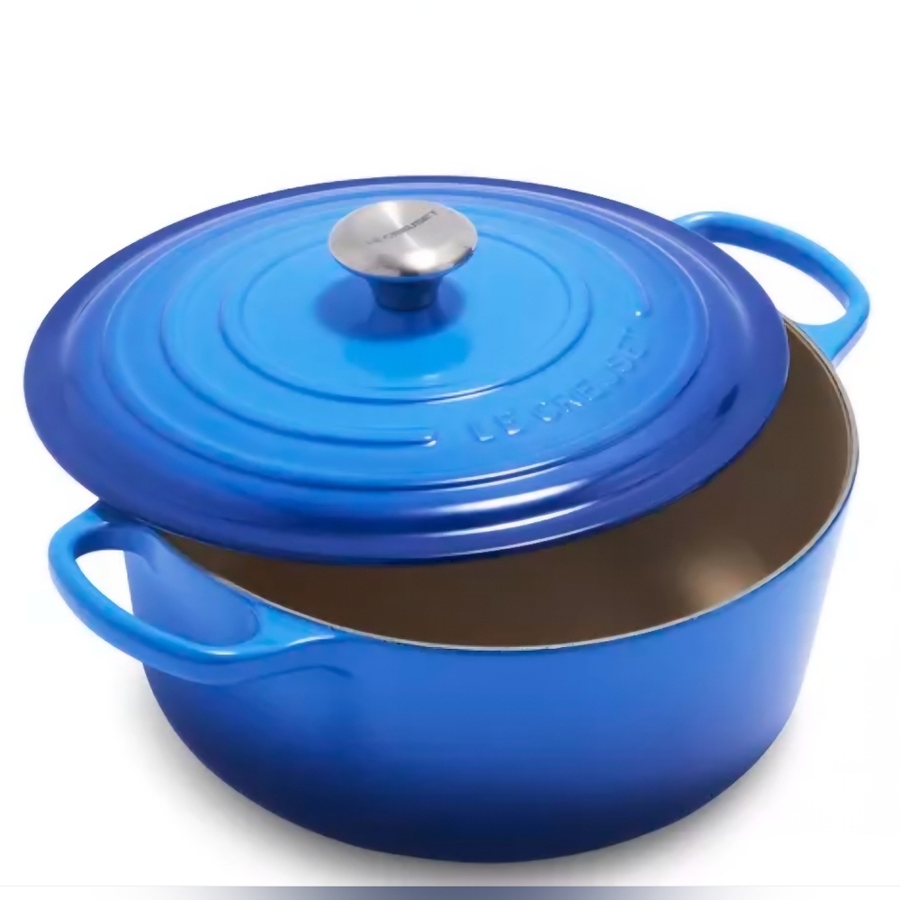LE CREUSET Signature Round Dutch Oven, 7.25 qt. Retail Price $479.95 USD